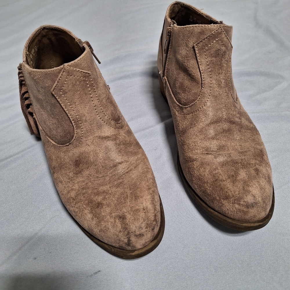 Unity By Carlos Santana Womens Booties In A Size … - image 1